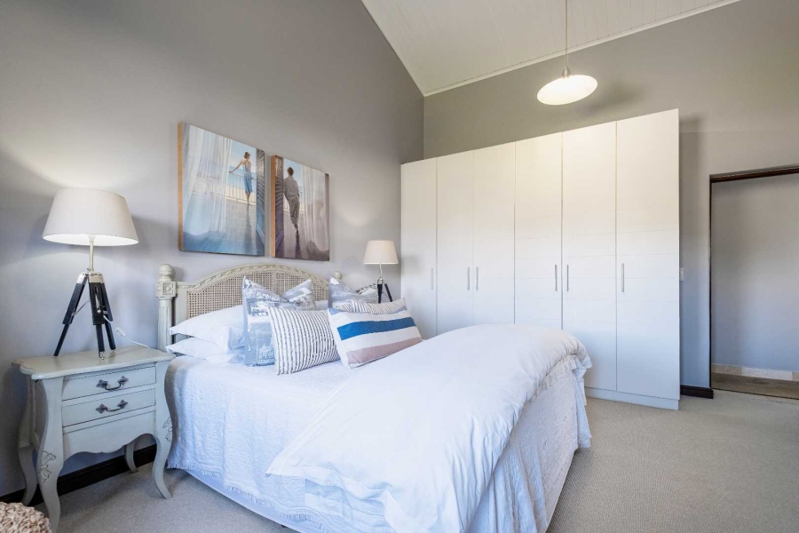 5 Bedroom Property for Sale in Oubaai Western Cape